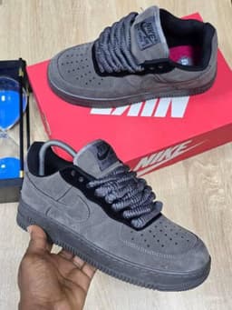 NIKE AIR FORCE GREY